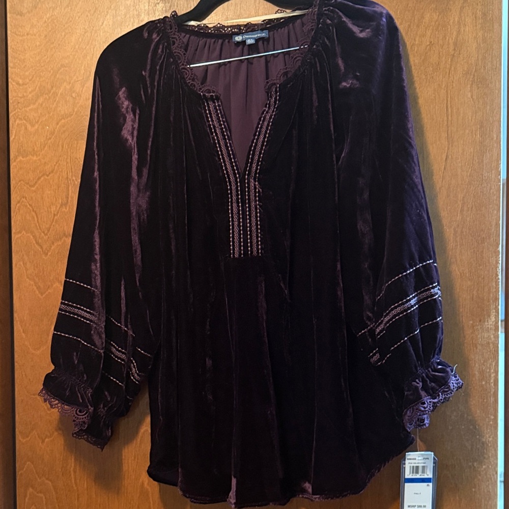 Democracy plum top